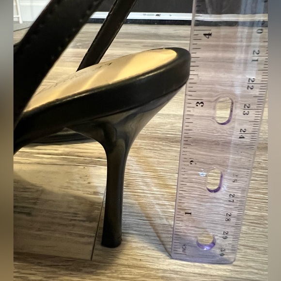 Le Chateau Strappy High Heel - Picture 5 of 8